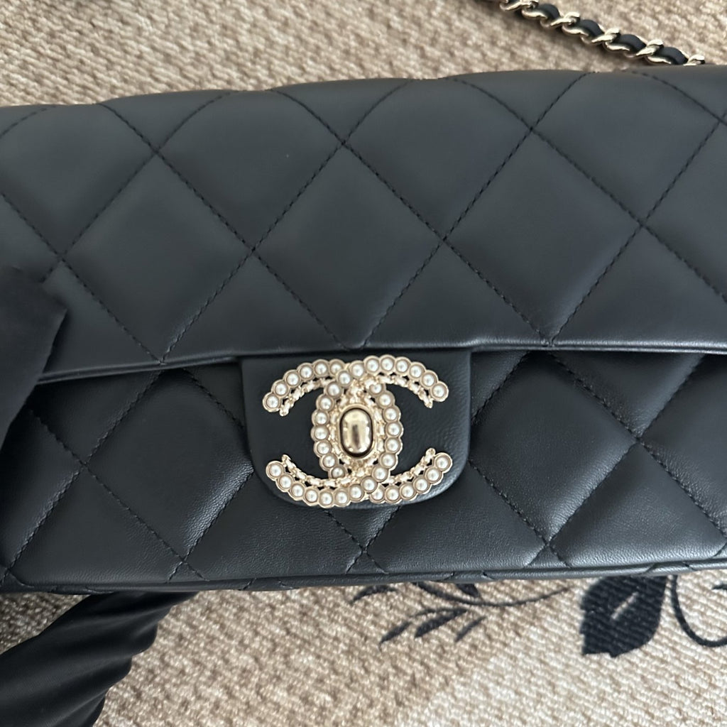 【Chanel】Chanel Black 23C Baguette Bag