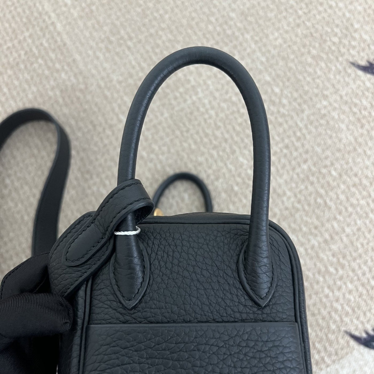 【Hermes】Hermès Black Lindy Gold Hardware
