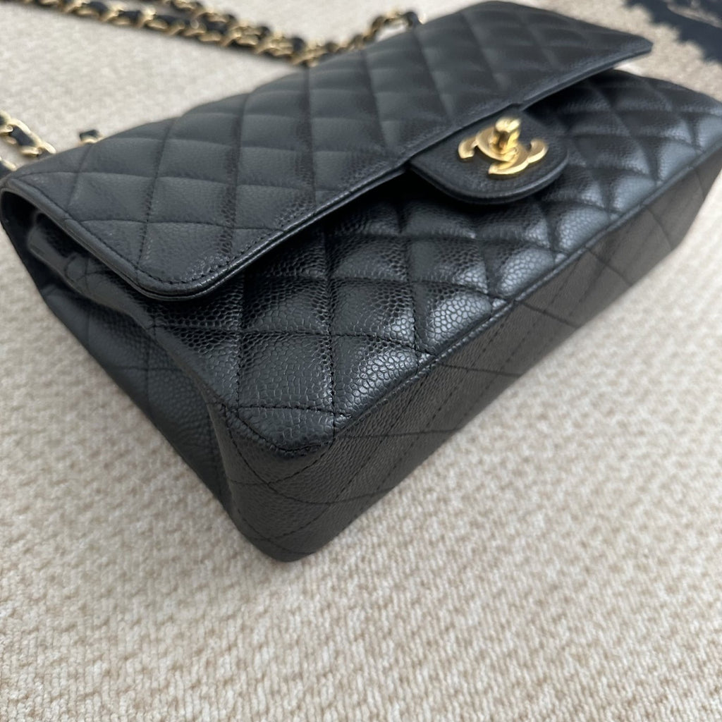 【Chanel】Chanel Black Caviar Classic Double Flap Bag, Gold-Tone Hardware-7212231LD
