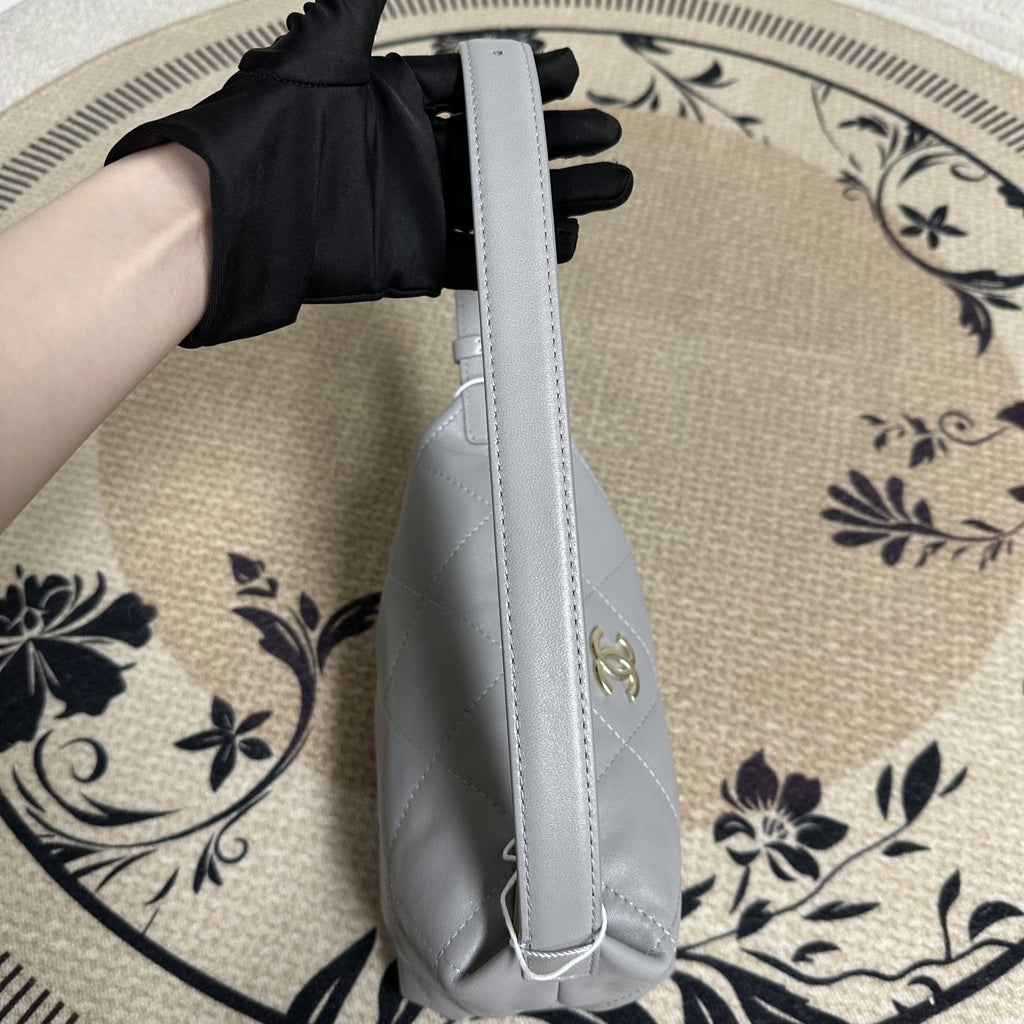 【Chanel】Chanel 26P Grey Gold Hobo Bag, Gold-Tone Hardware-7214108
