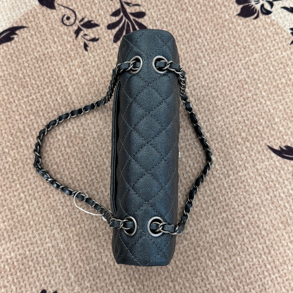【Chanel】Chanel Charcoal Grey Caviar Medium Classic Flap
