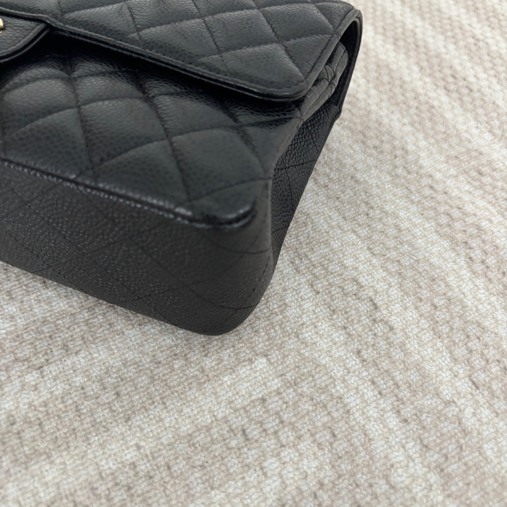 【Chanel】Chanel Black Caviar Classic Flap Bag