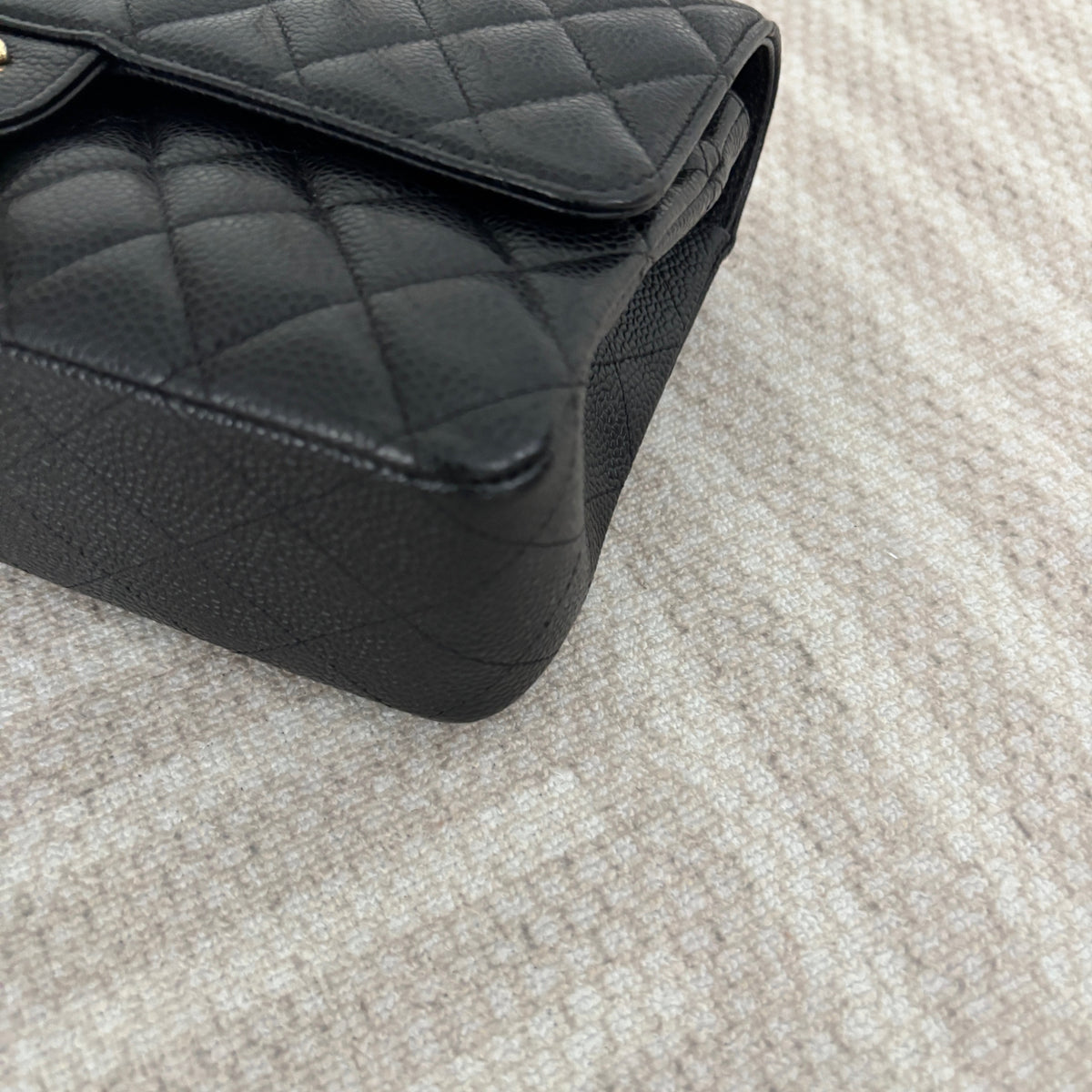 【Chanel】Chanel Black Caviar Classic Flap Bag