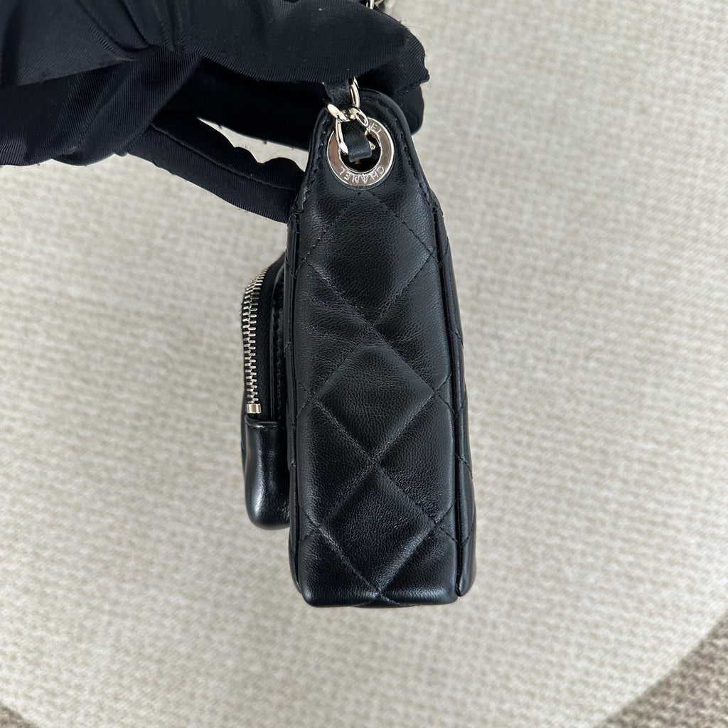 【Chanel】Chanel 25C Black Gold Shiny Leather Camera Bag