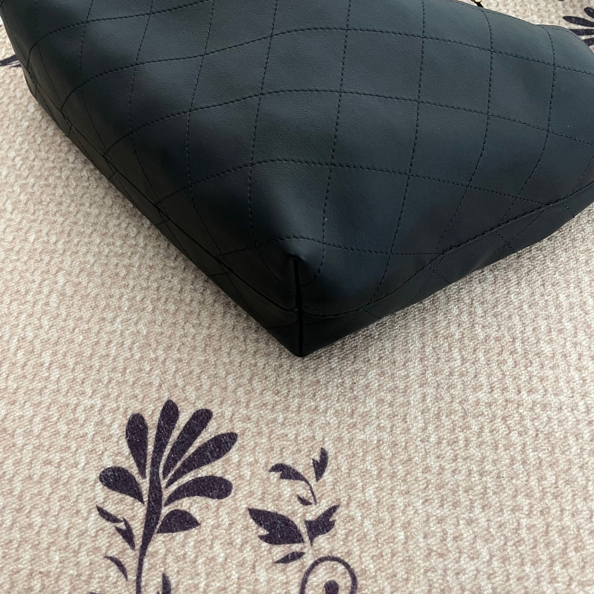 【Chanel】Chanel 26C Black Caviar Hobo Bag, Gold-Tone Hardware-0200161