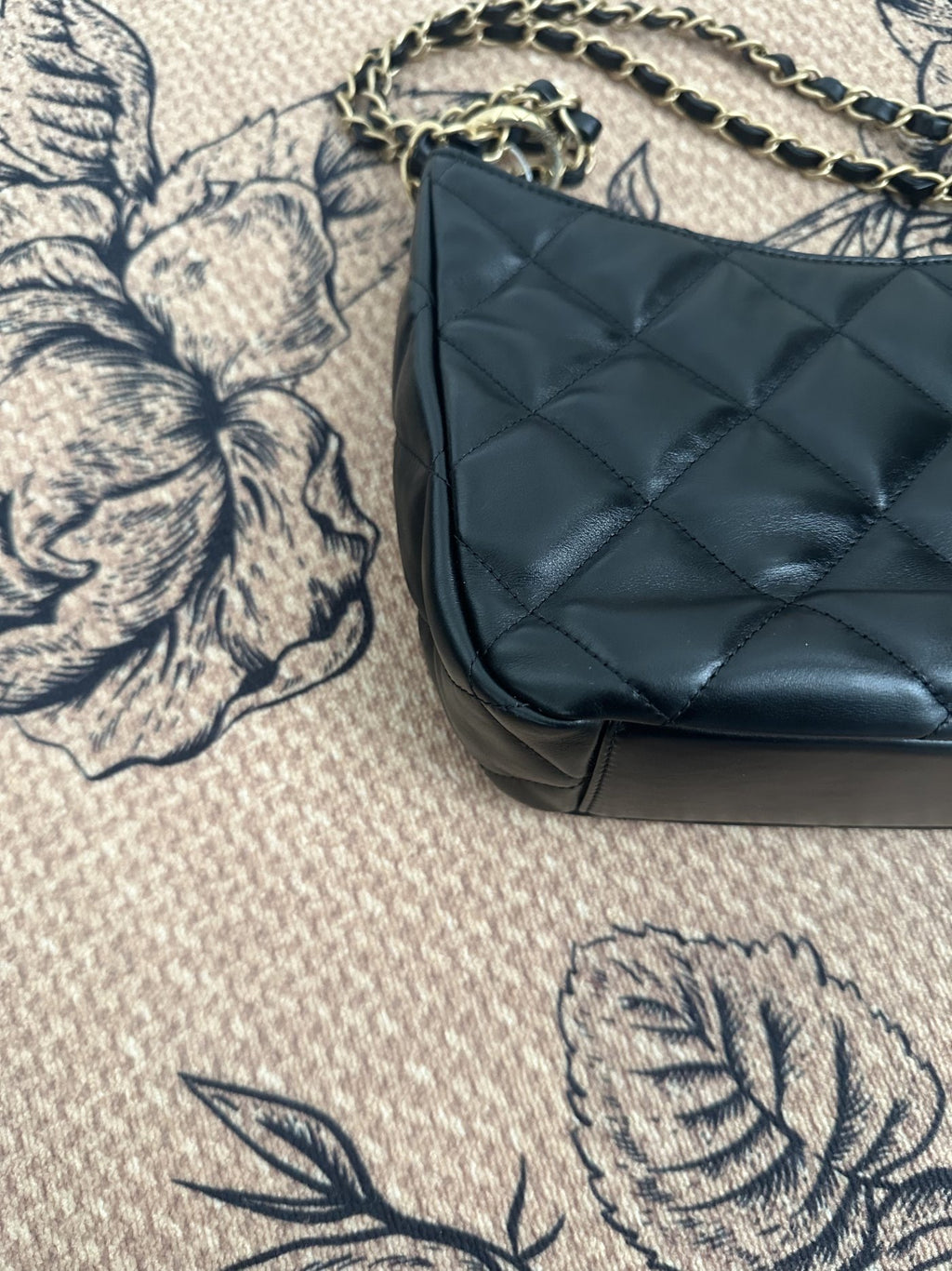 【Chanel】Chanel Black Gold Hobo Underarm Bag