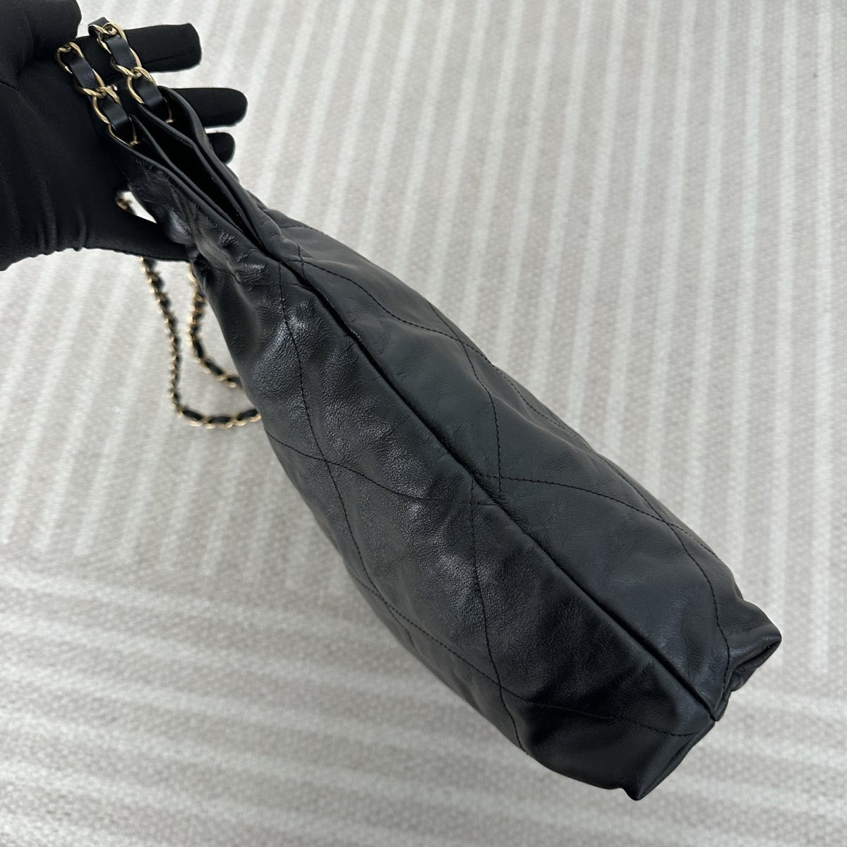 【Chanel】Chanel 22 Bag Medium, Black with Gold Hardware