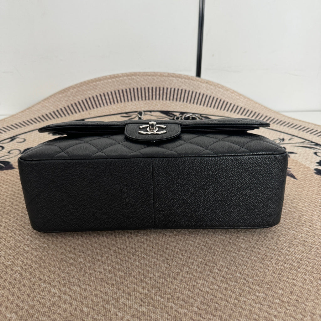 【Chanel】Chanel Black Silver Lambskin Classic Flap Jumbo