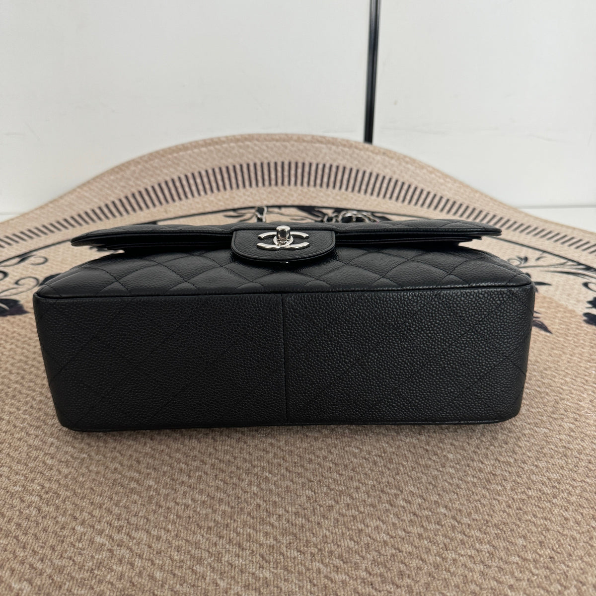 【Chanel】Chanel Black Silver Lambskin Classic Flap Jumbo