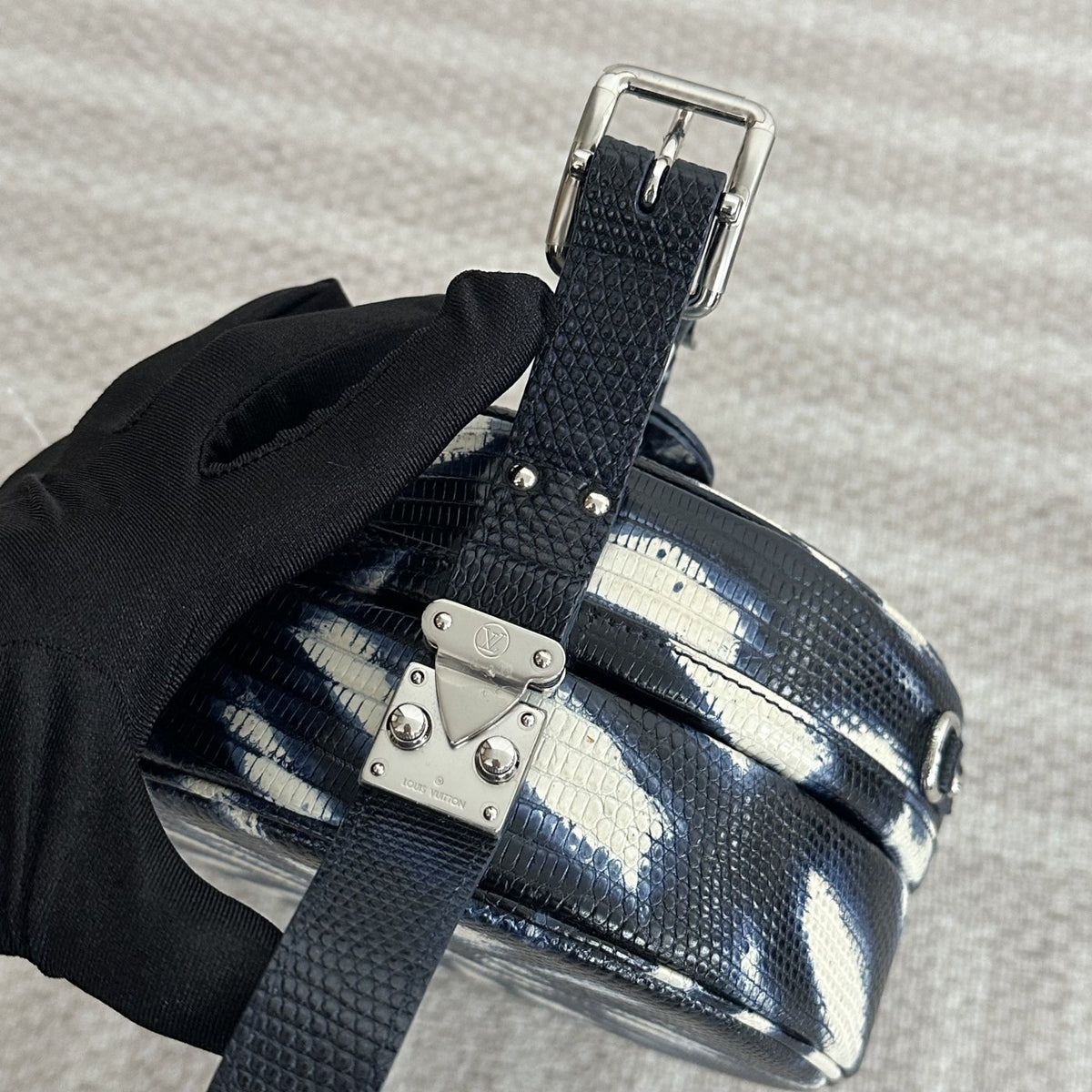 【LV】Louis Vuitton Boite Chapeau Souple White & Blue Bi-color