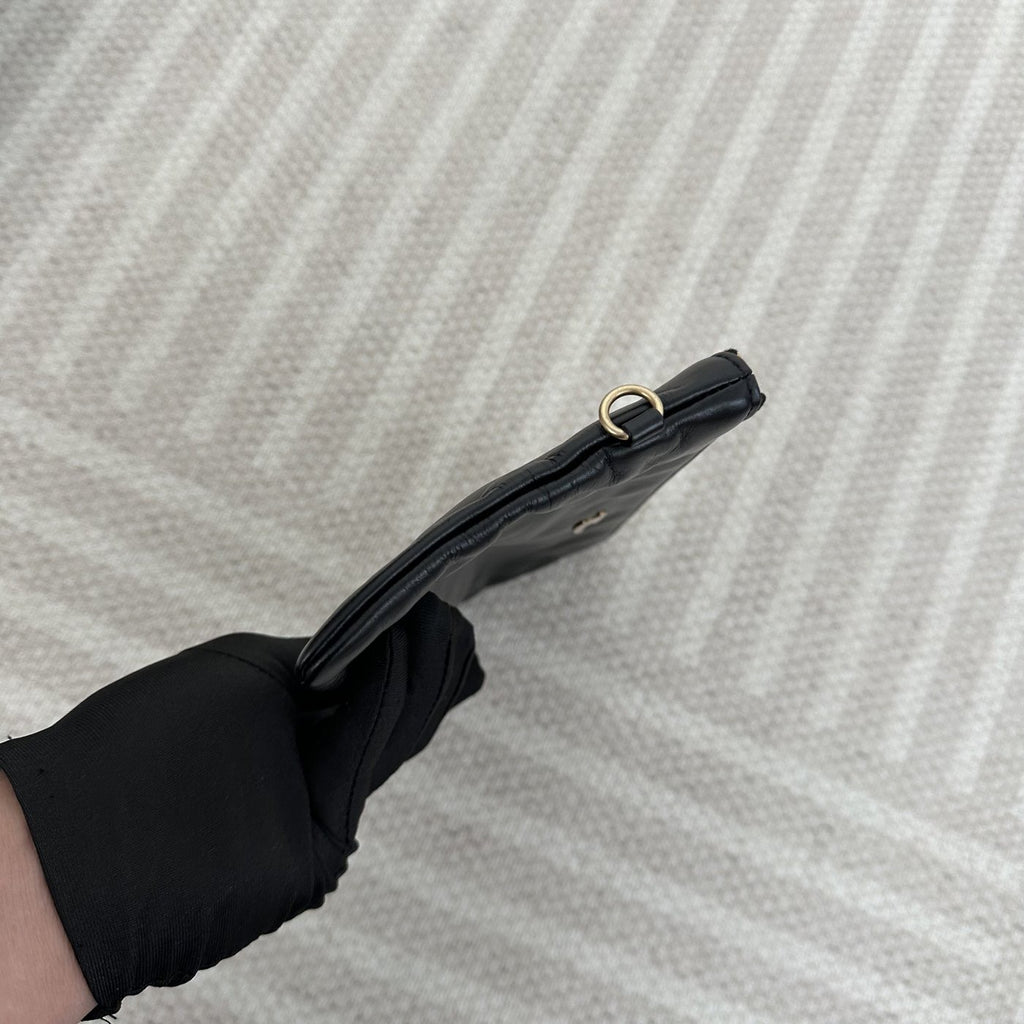 【Chanel】Chanel 22 Bag Medium, Black with Gold Hardware