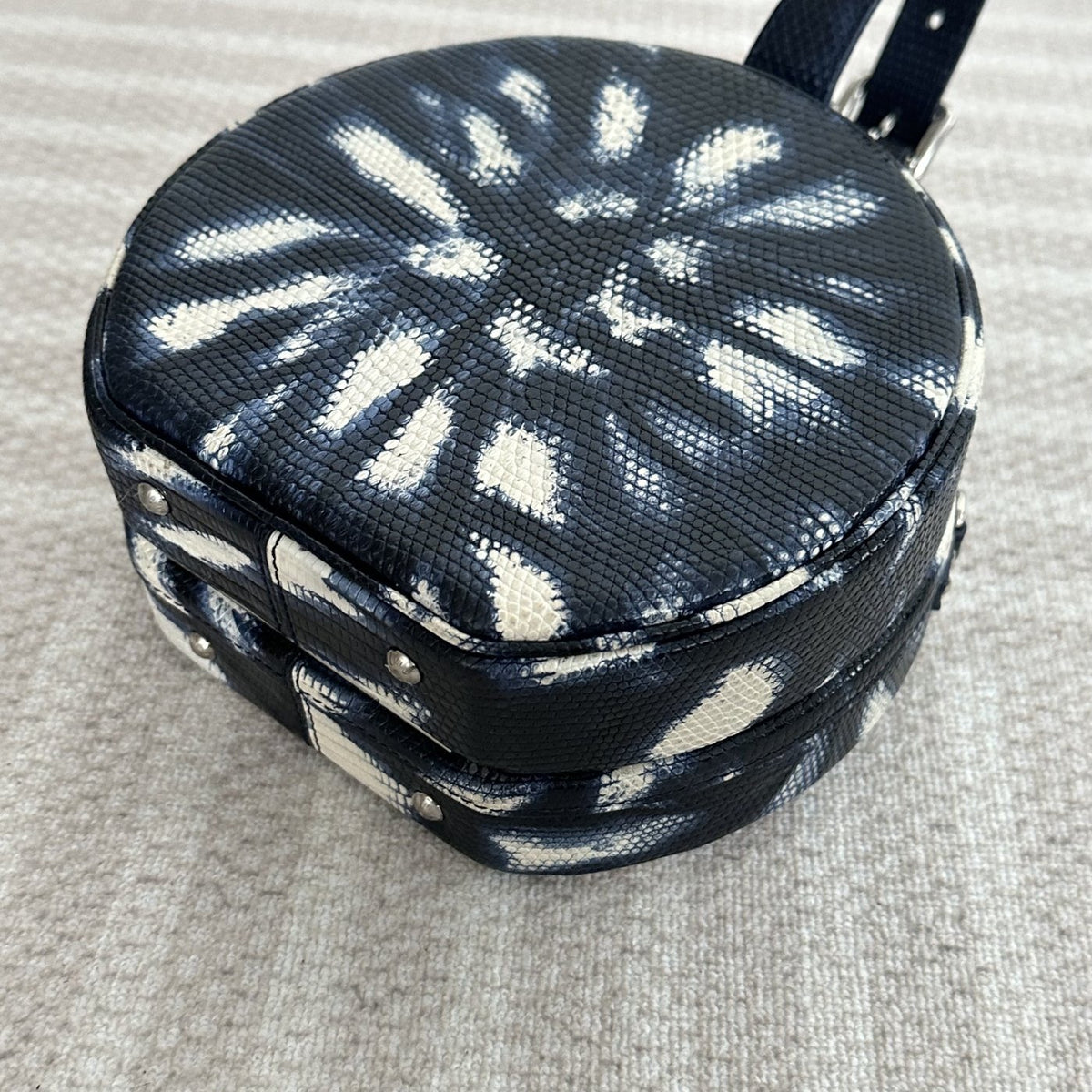 【LV】Louis Vuitton Boite Chapeau Souple White & Blue Bi-color