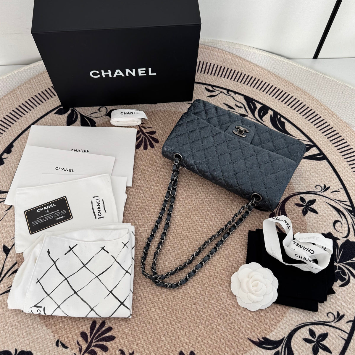 【Chanel】Chanel Charcoal Grey Caviar Medium Classic Flap