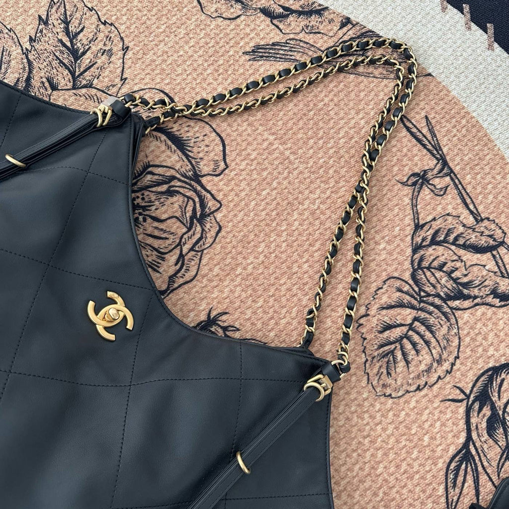 【Chanel】Chanel Black Caviar Hobo Bag with Matching Pouch, Gold-Tone Hardware-7207232