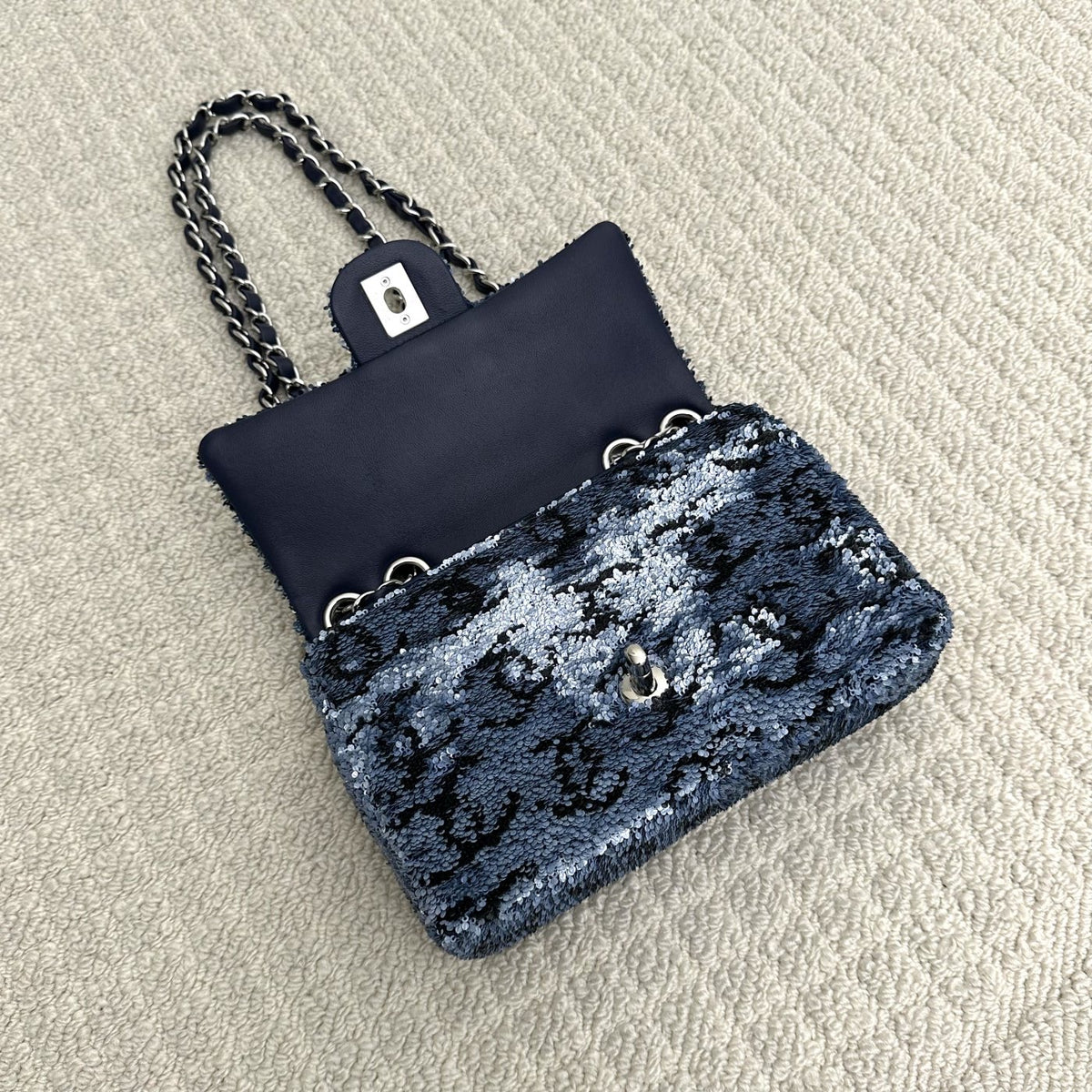 【Chanel】Chanel Black & Navy Sequin Classic Flap Bag