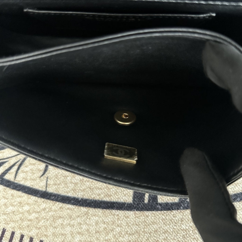 【Chanel】Chanel Mini Square Flap Bag With Top Handle