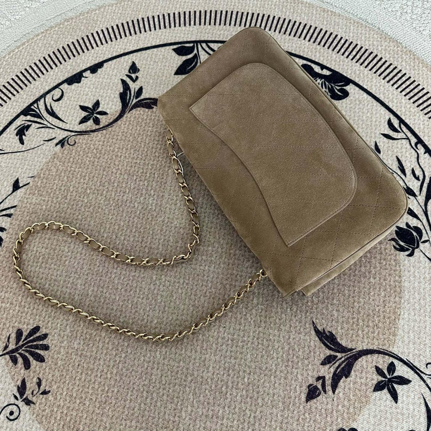 【Chanel】Chanel 26S Suede CF Airport Flap Bag