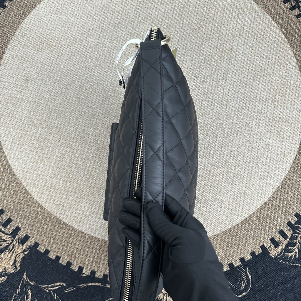 【Chanel】Chanel Black Hippie Hobo Bag