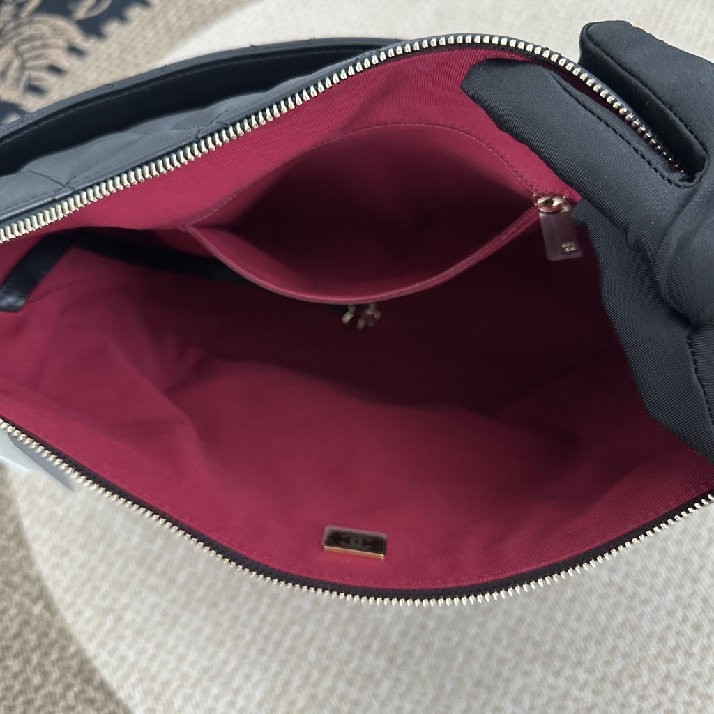 【Chanel】Chanel Black Hippie Hobo Bag