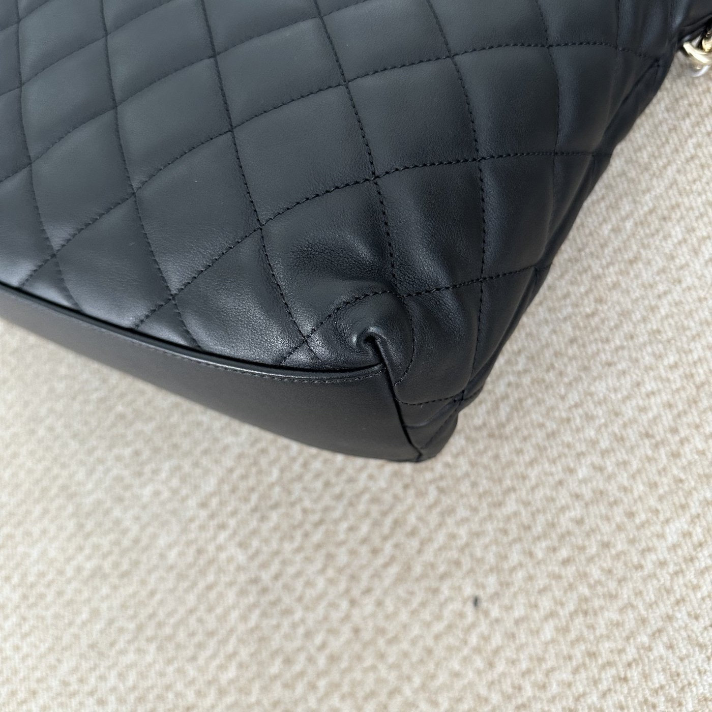 【Chanel】Chanel Black Hippie Hobo Bag