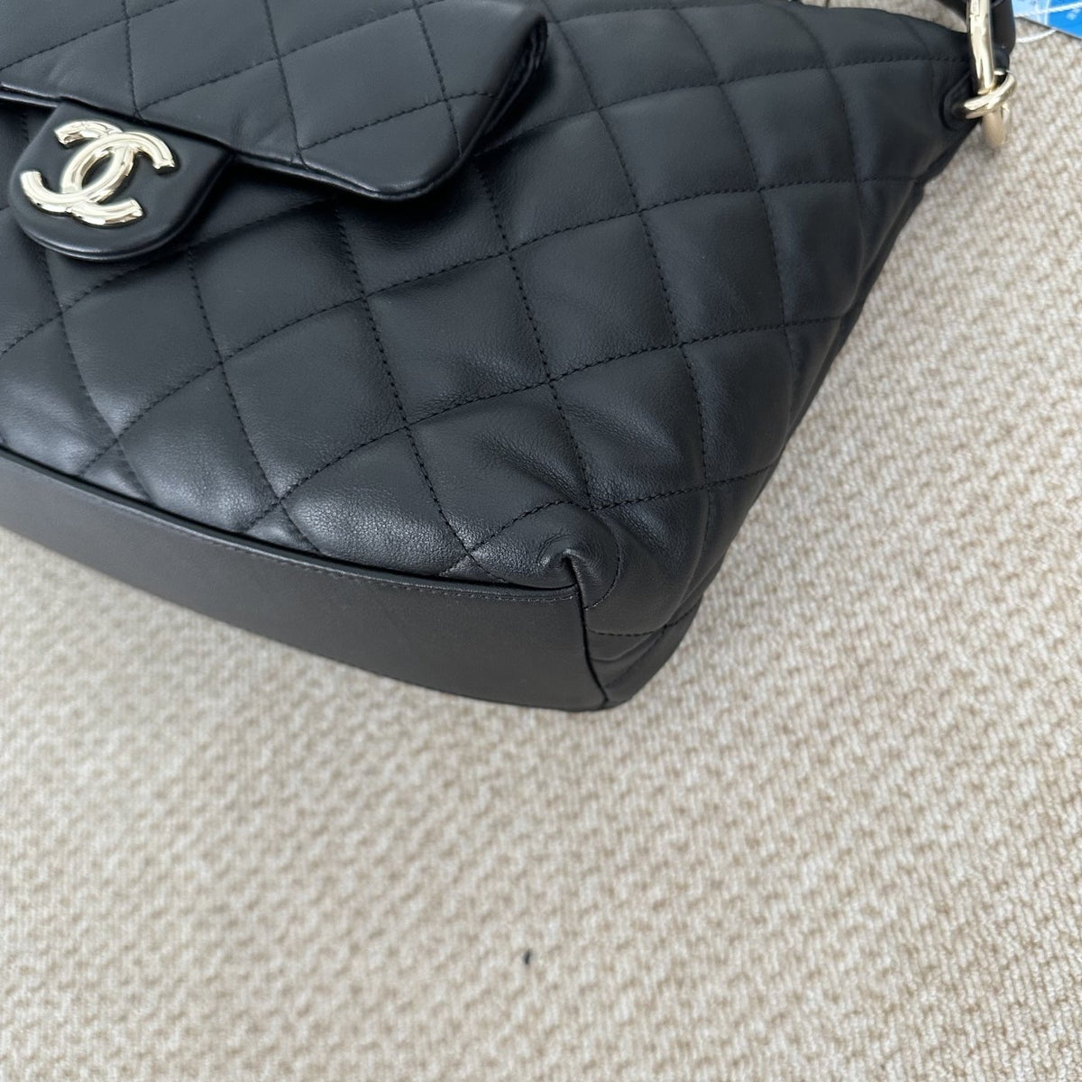 【Chanel】Chanel Black Hippie Hobo Bag