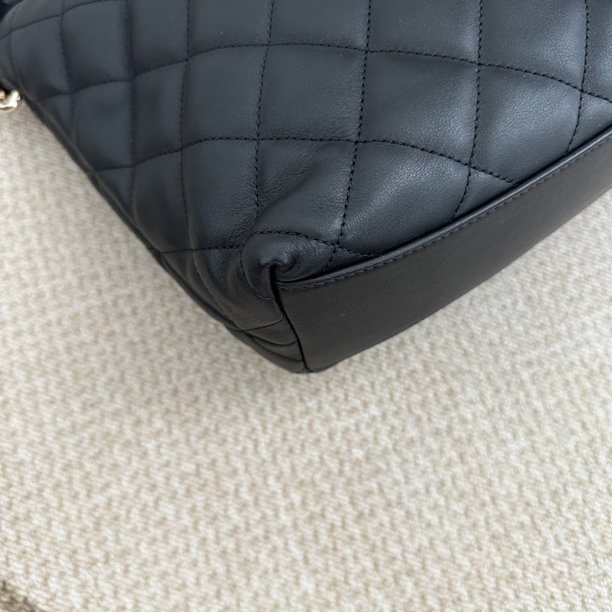 【Chanel】Chanel Black Hippie Hobo Bag