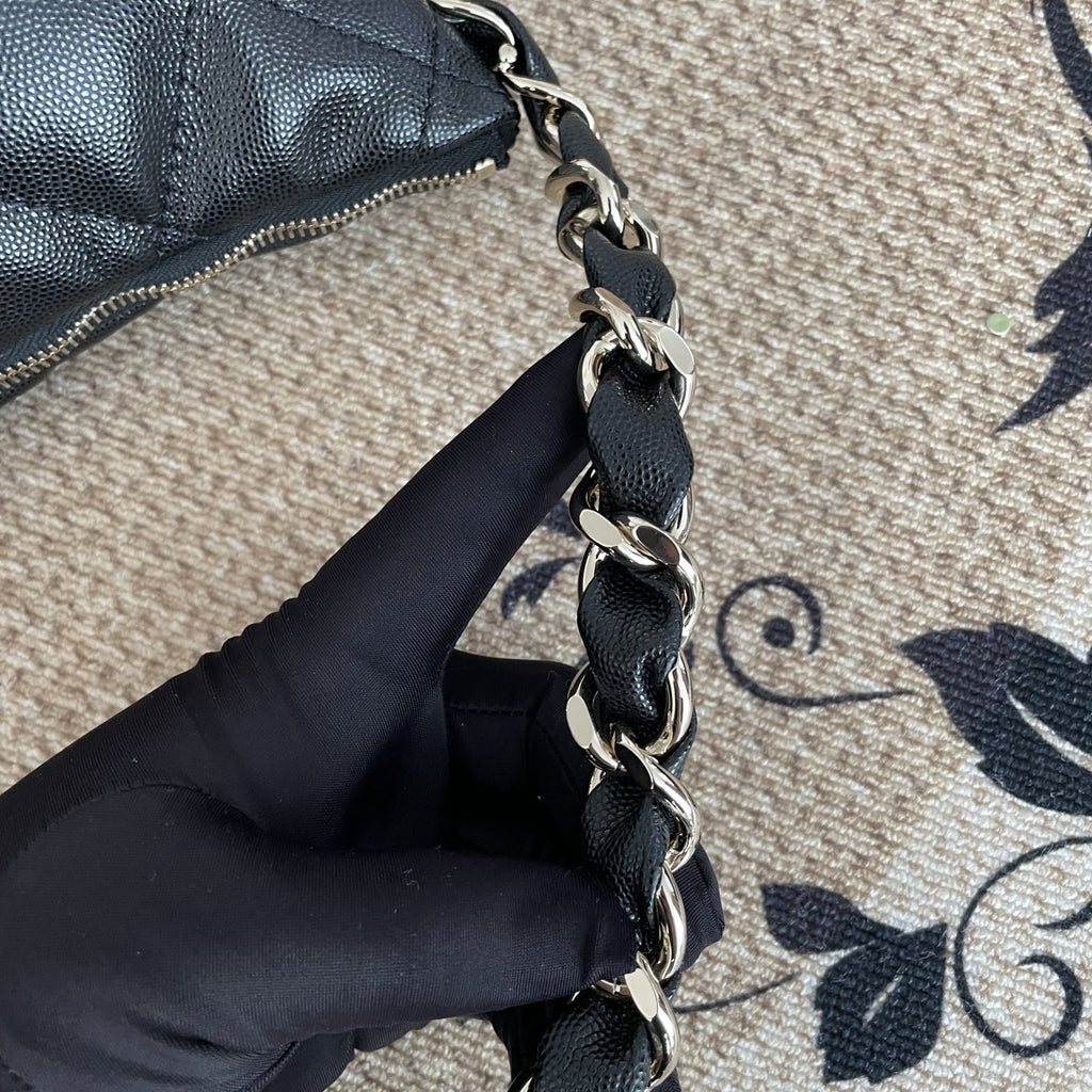 【Chanel】Chanel 24P Black Hobo Bag