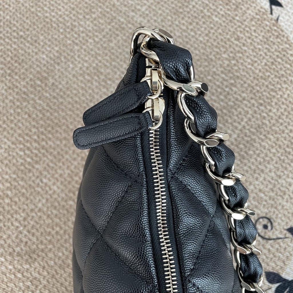 【Chanel】Chanel 24P Black Hobo Bag