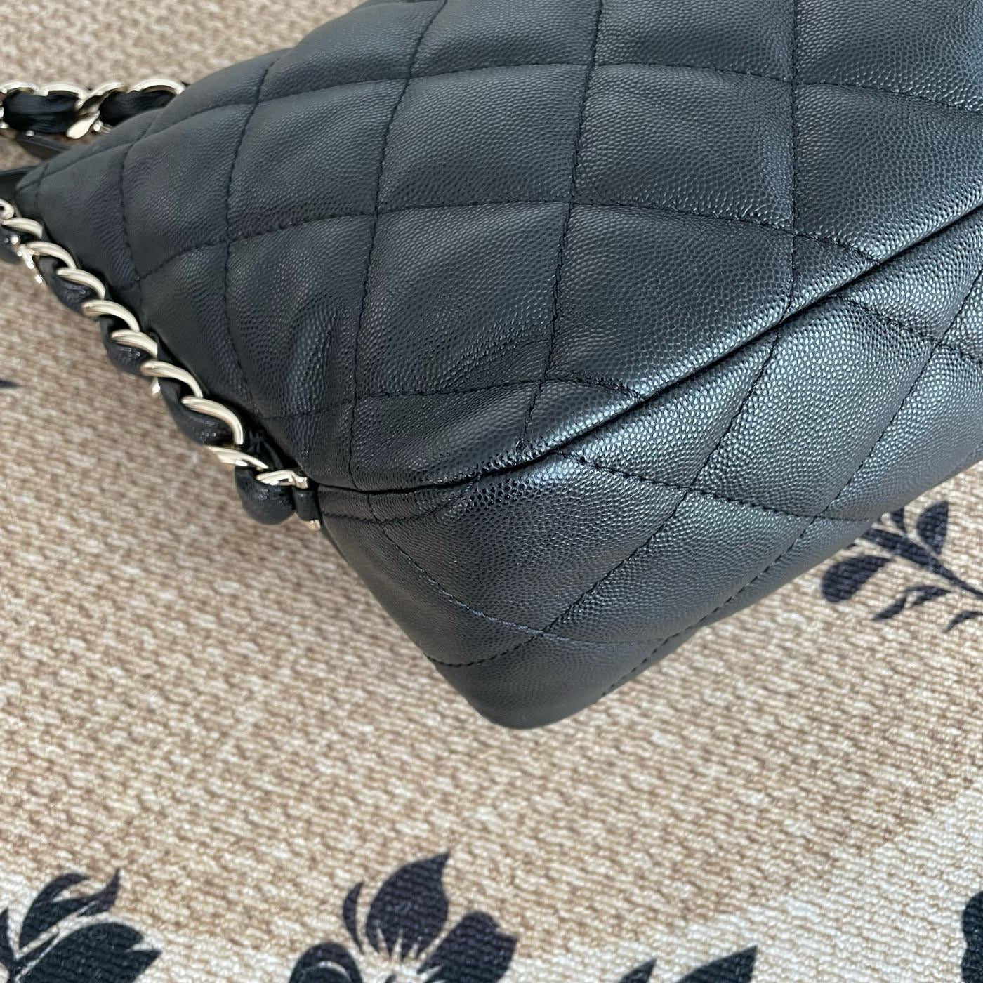 【Chanel】Chanel 24P Black Hobo Bag