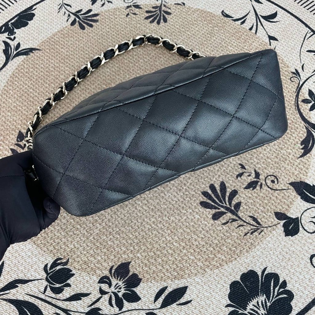【Chanel】Chanel 24P Black Hobo Bag