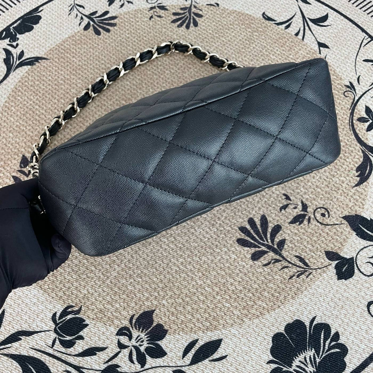 【Chanel】Chanel 24P Black Hobo Bag