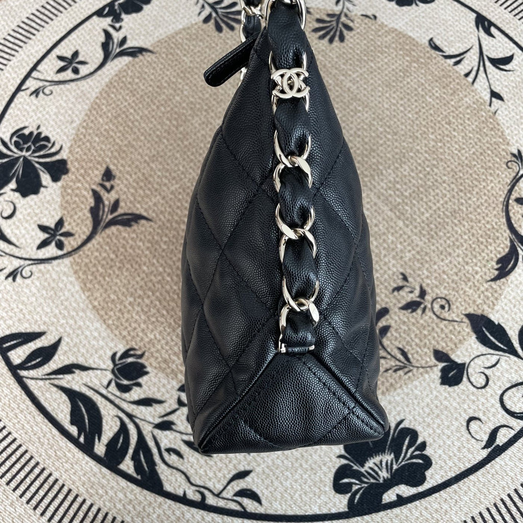 【Chanel】Chanel 24P Black Hobo Bag