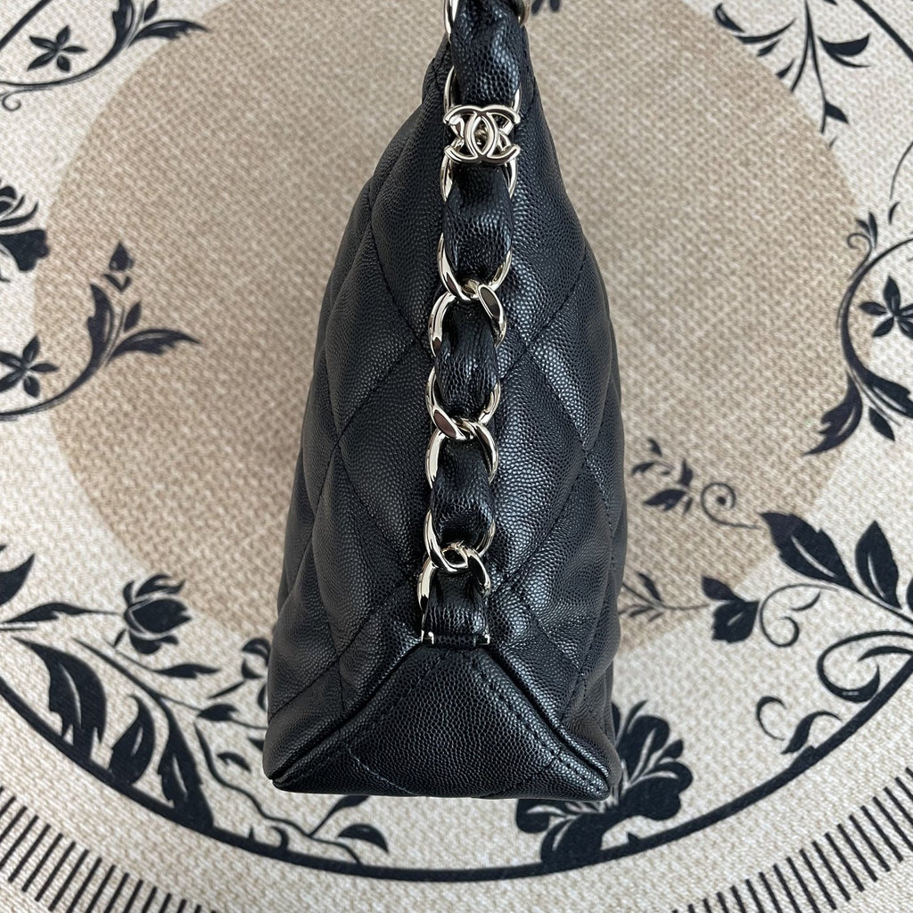 【Chanel】Chanel 24P Black Hobo Bag