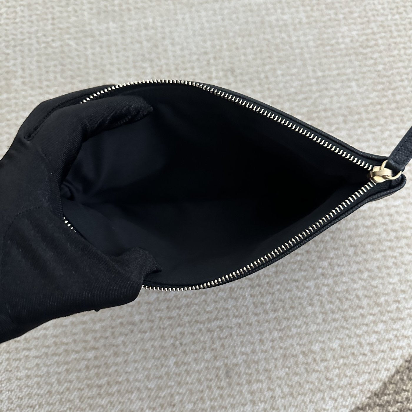 【Chanel】Chanel 25 Bag Medium Black Gold Hardware