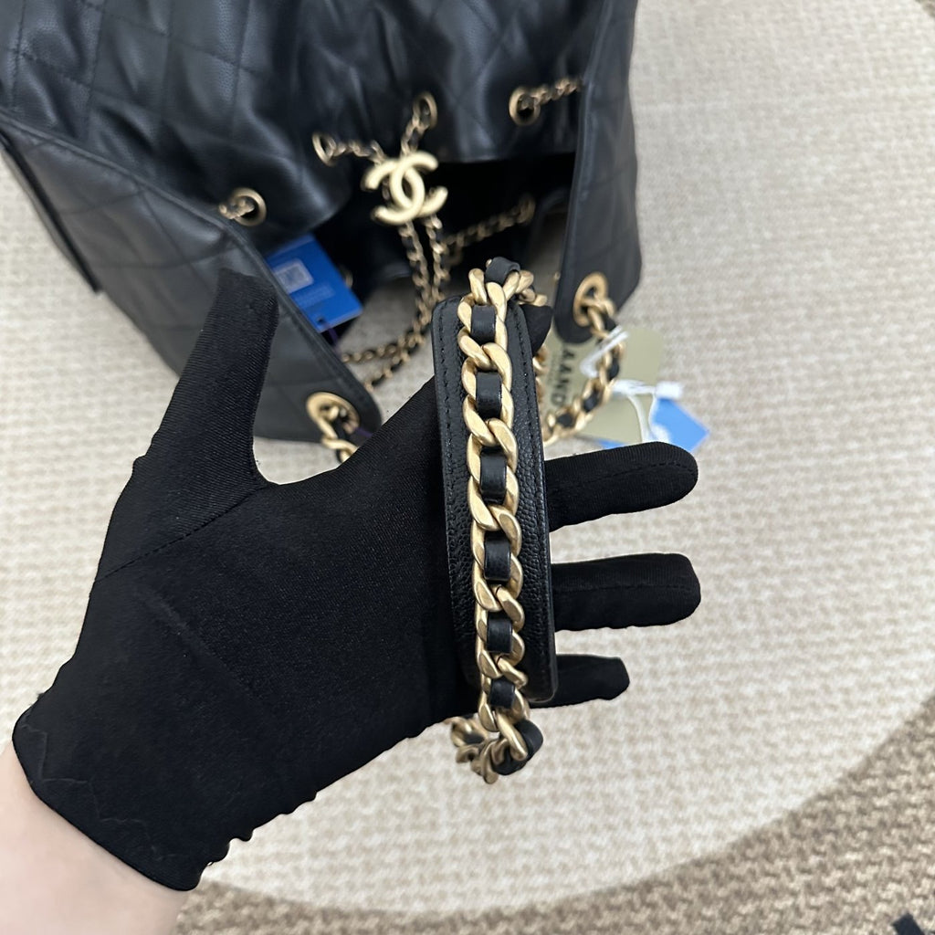 【Chanel】Chanel 25 Bag Medium Black Gold Hardware