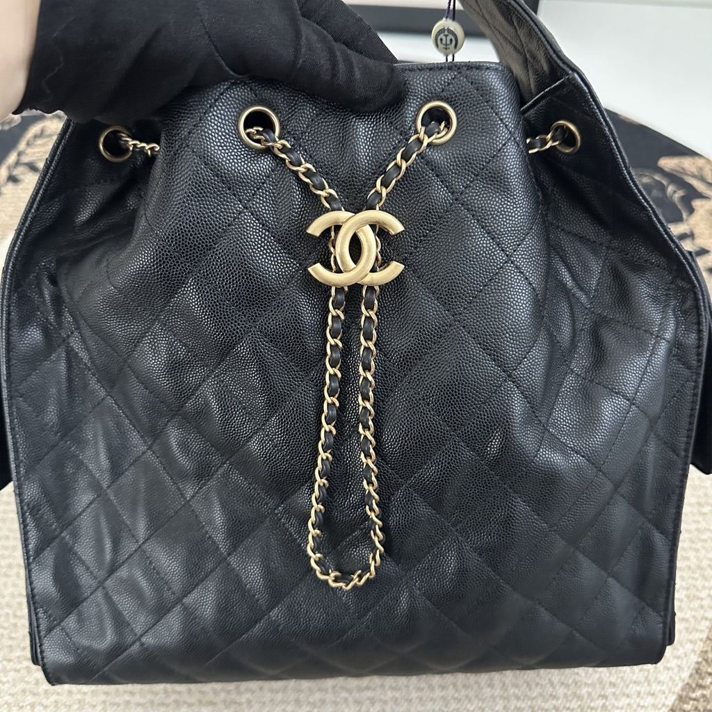 【Chanel】Chanel 25 Bag Medium Black Gold Hardware