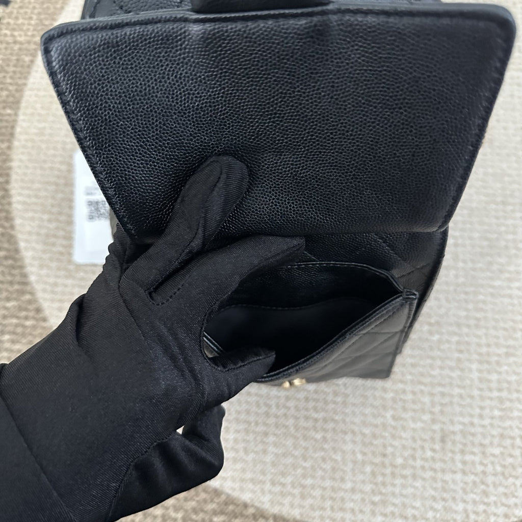 【Chanel】Chanel 25 Bag Medium Black Gold Hardware
