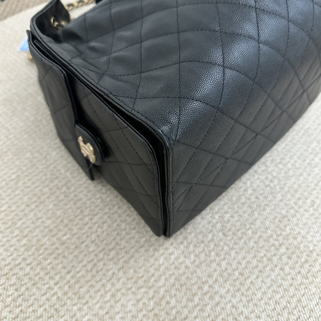 【Chanel】Chanel 25 Bag Medium Black Gold Hardware
