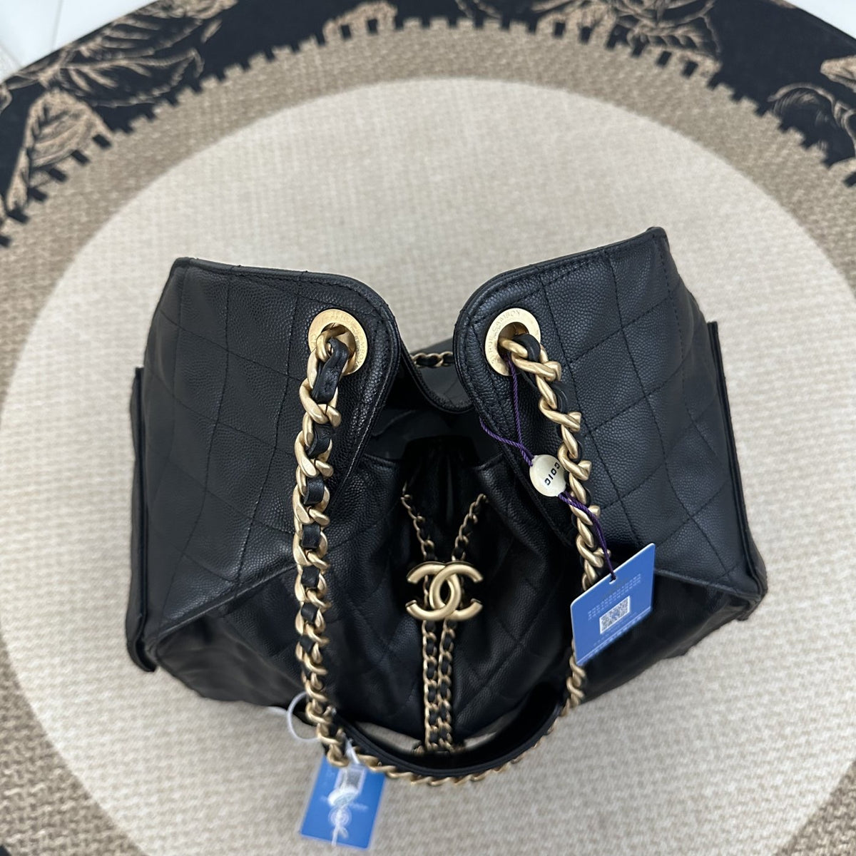 【Chanel】Chanel 25 Bag Medium Black Gold Hardware