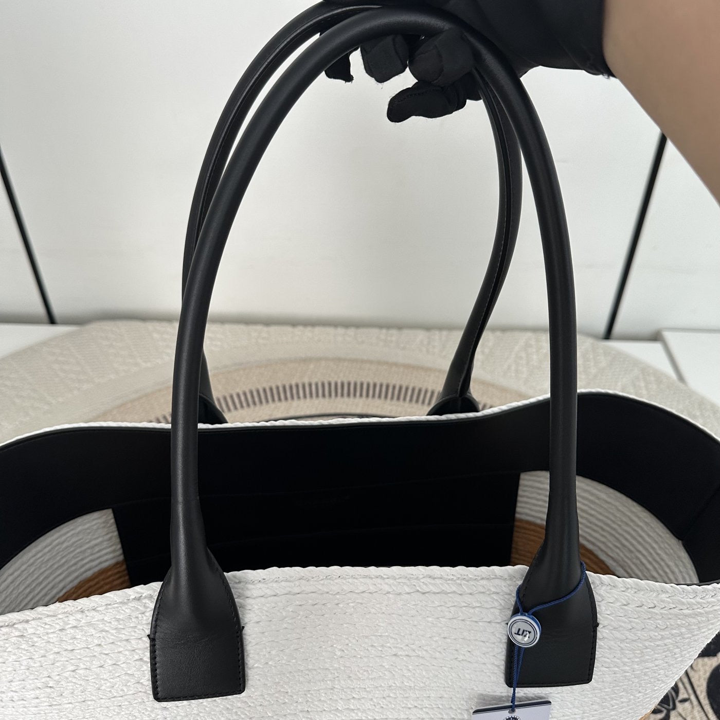 【Chanel】Chanel Coco Beach Color‑Block Braided Raffia Bucket Tote