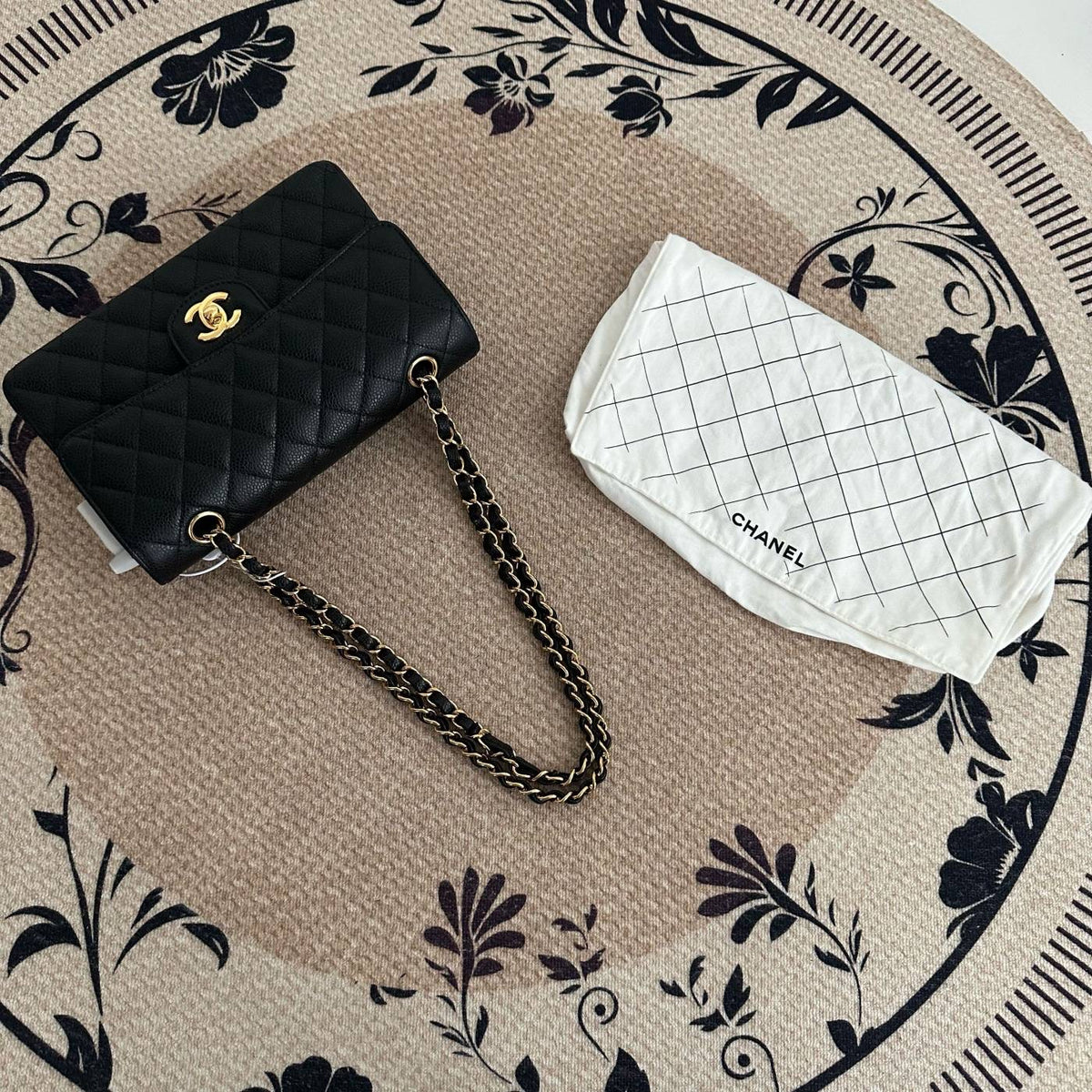 【Chanel】Chanel Small CF Classic Flap Black Caviar Gold‑tone Hardware