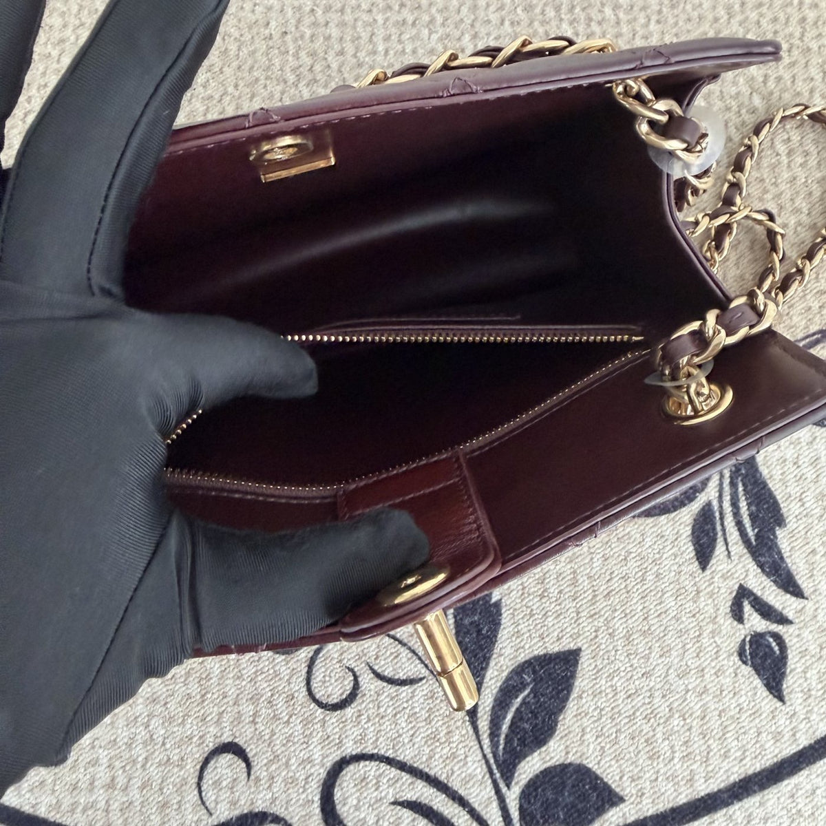 【Chanel】Chanel Red Gold Chain Tote Bag