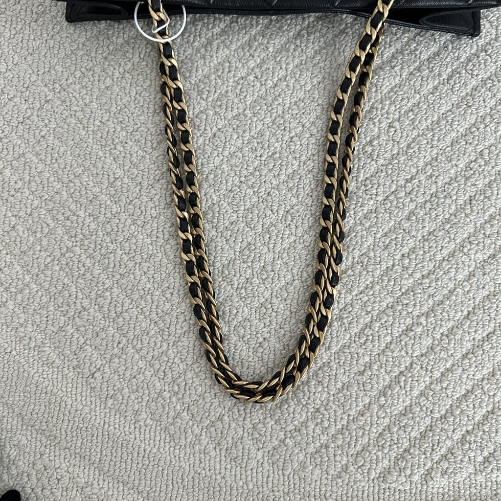 【Chanel】Chanel Black Gold Chain Tote Bag