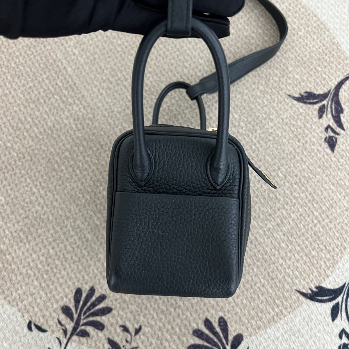 【Hermes】Hermès Black Lindy Gold Hardware