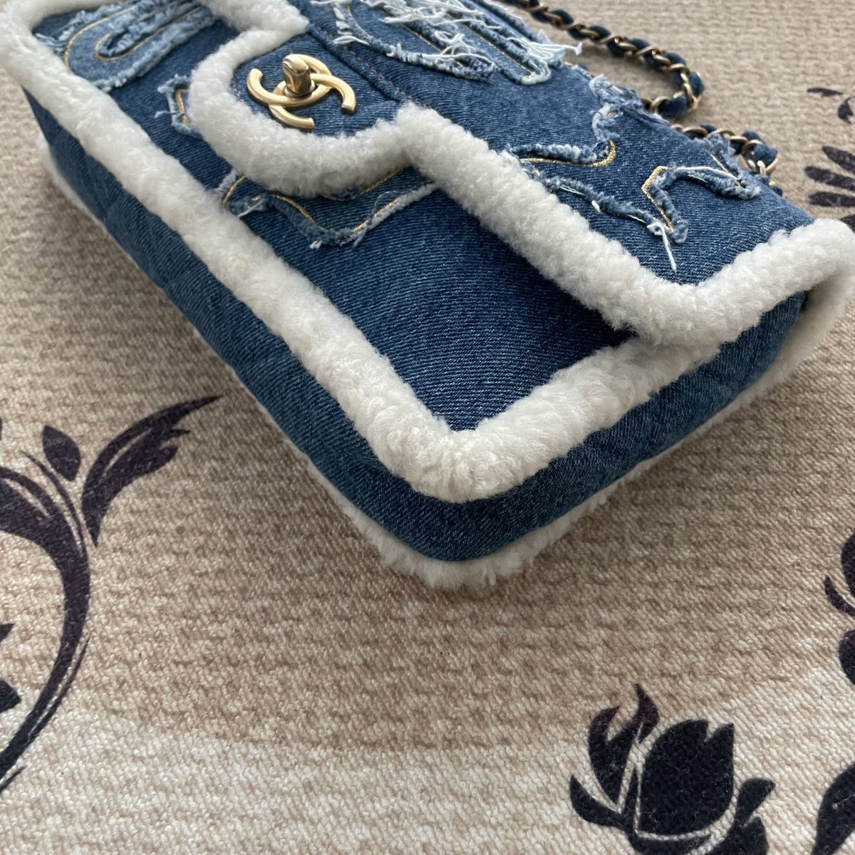 【Chanel】Chanel Blue Denim & Lambskin Classic Flap Bag