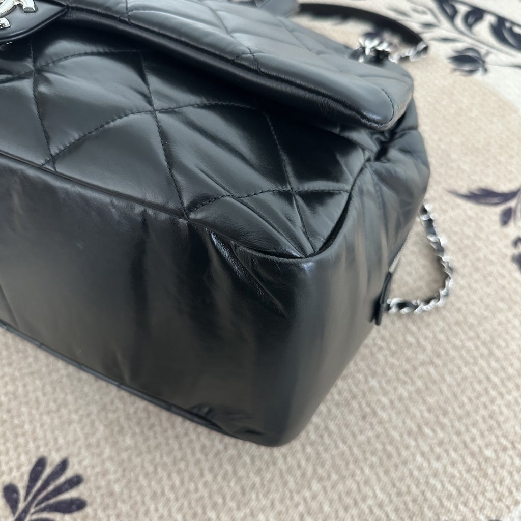 【Chanel】Chanel Black Caviar Boston 2-Way Bag with Luggage Tag, Gold-Tone Hardware-7209668