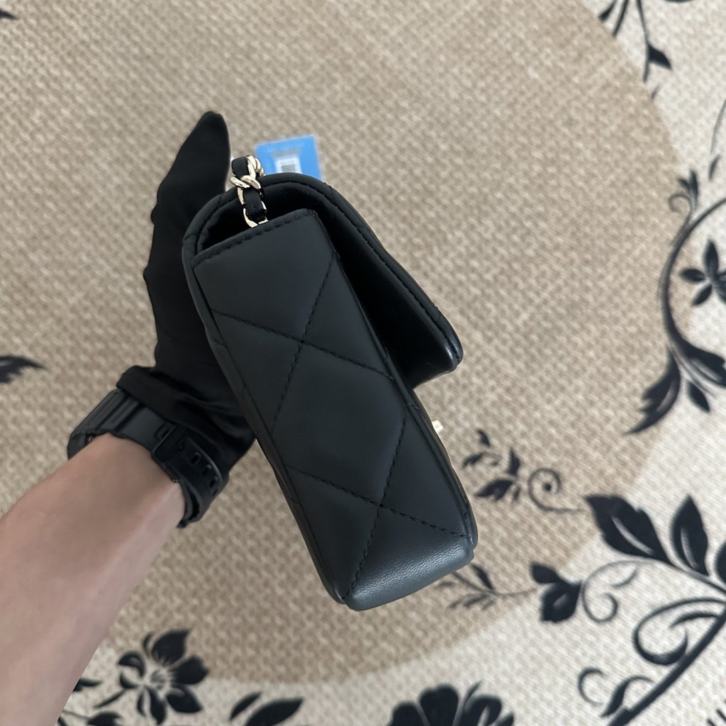 【Chanel】Chanel Black 23C Baguette Bag