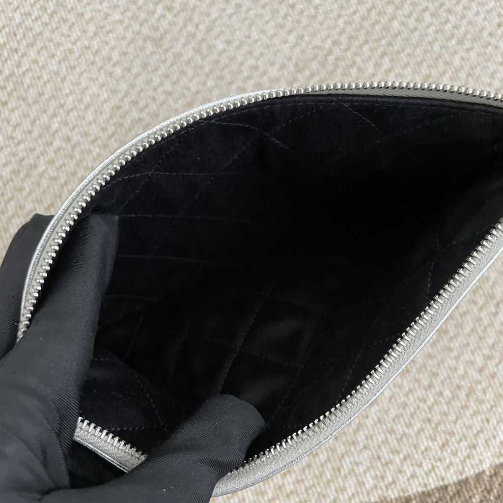 【Chanel】Chanel Small Silver 22 Bag-7209563
