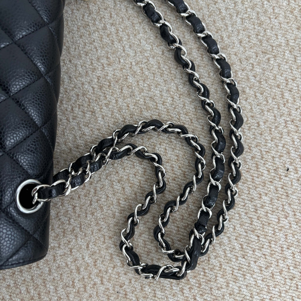 【Chanel】Chanel Medium Classic Flap Bag 25, Black Caviar, Silver-Tone Hardware-7213009