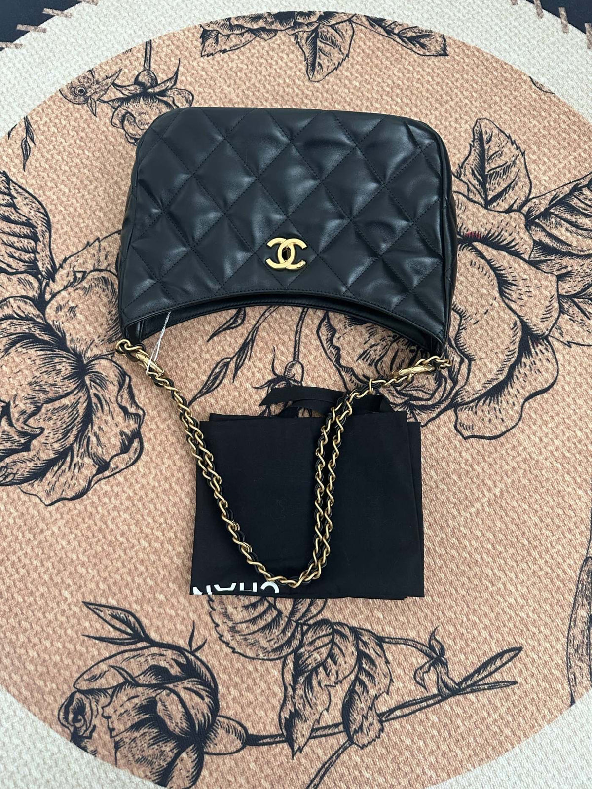 【Chanel】Chanel Black Gold Hobo Underarm Bag
